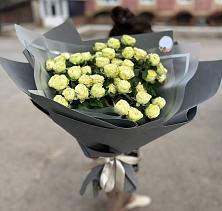 Букет Белые кустовые розы Солинеро в Тарасово