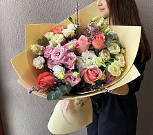 Букет цветов из:  Розы, Лизиантусы и Гвоздики #REPLACE_PRED# Тарасово