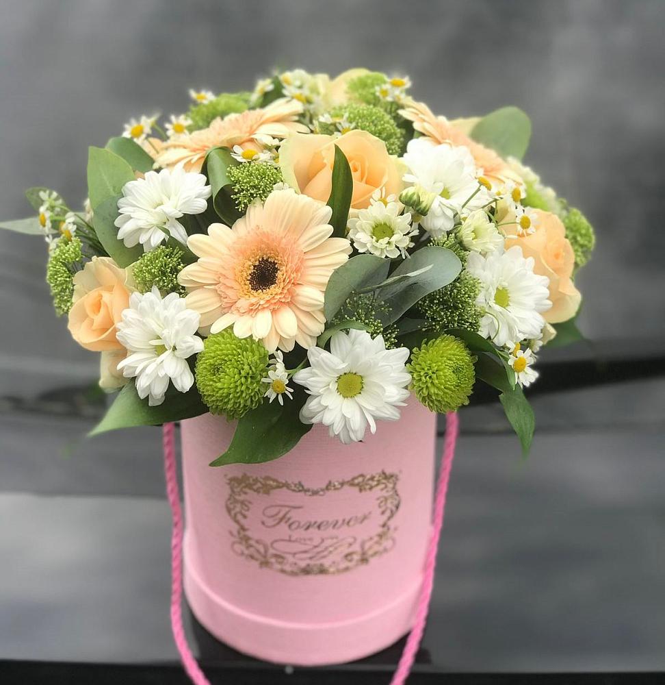 Цветочная композиция из Розы, Герберы и Хризантемы в шляпной коробке в Тарасово