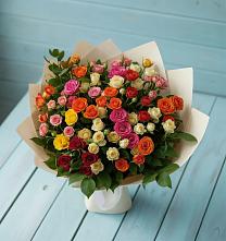 Букет Микс из разноцветных кустовых роз в Тарасово