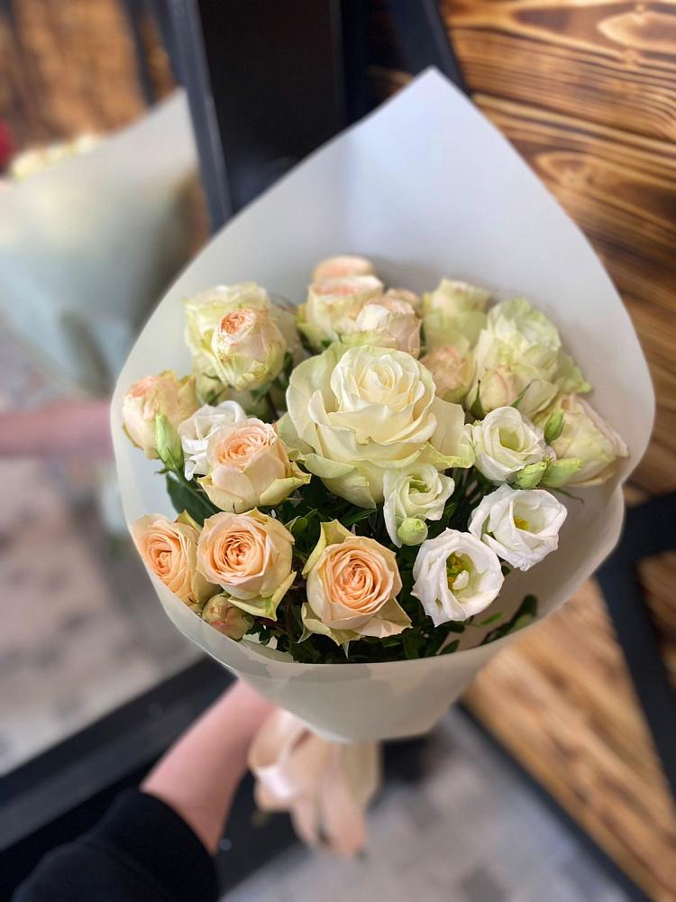 Букет цветов из: Розы и Лизиантусы в Тарасово